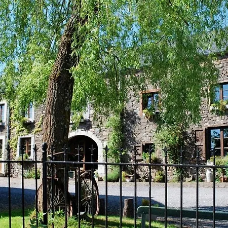 Le Clos De La Fontaine Bed & Breakfast 4*